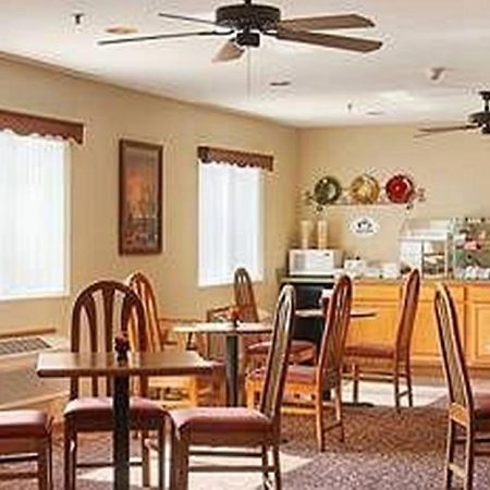 Capri Inn & Suites - Beatrice Restaurant photo